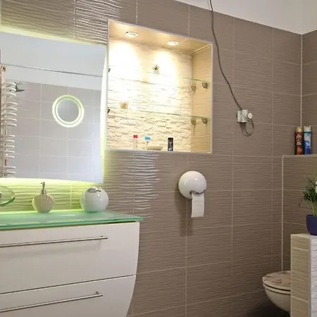 Dunaparty Lak Riverside & Pet Friendly *