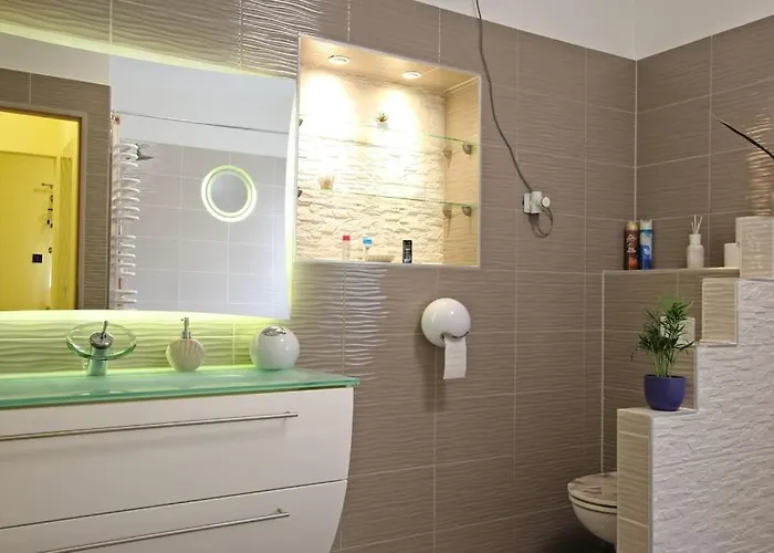 Outdoor Adventure Smart Riverside Pet Friendly *
